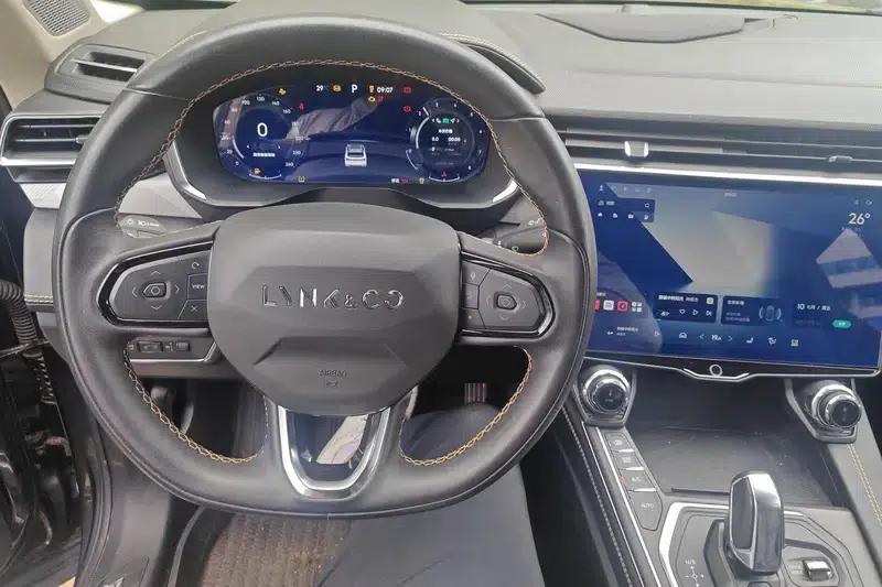 Lynk & Co 01 2023 2.0TD Two-Wheel Drive Pro — миниатюра 14