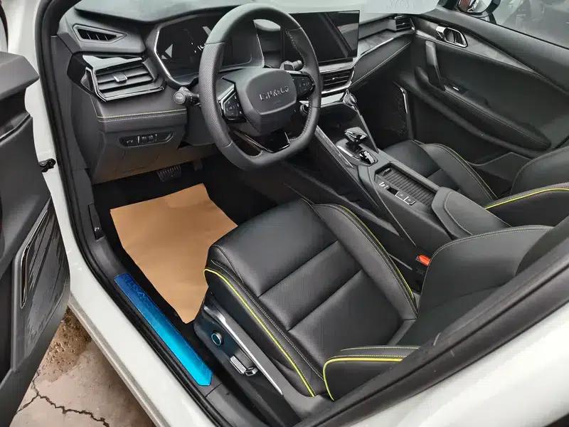 Lynk & Co 06 2023 Remix 1.5T Pro — миниатюра 8