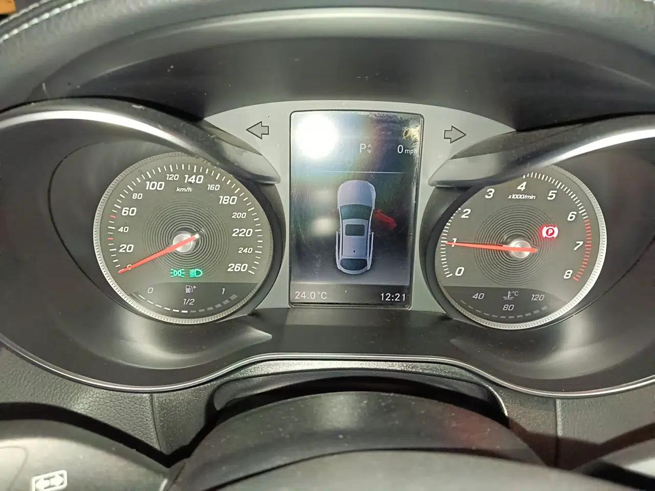 Mercedes-Benz GLC Coupe 2018 GLC 260 4MATIC Coupe SUV — миниатюра 11