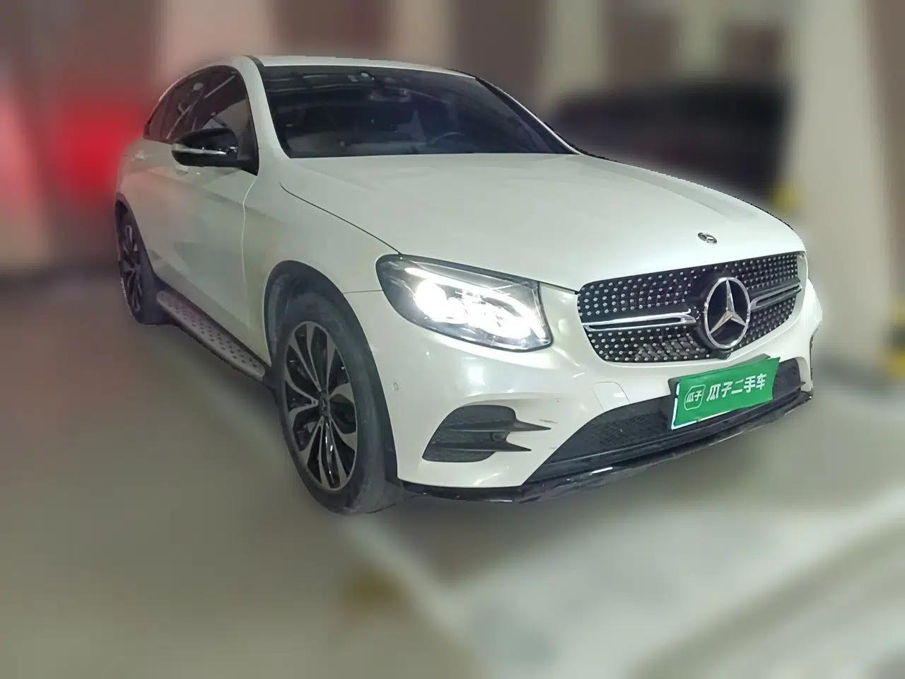 Mercedes-Benz GLC Coupe 2018 GLC 260 4MATIC Coupe SUV — миниатюра 3