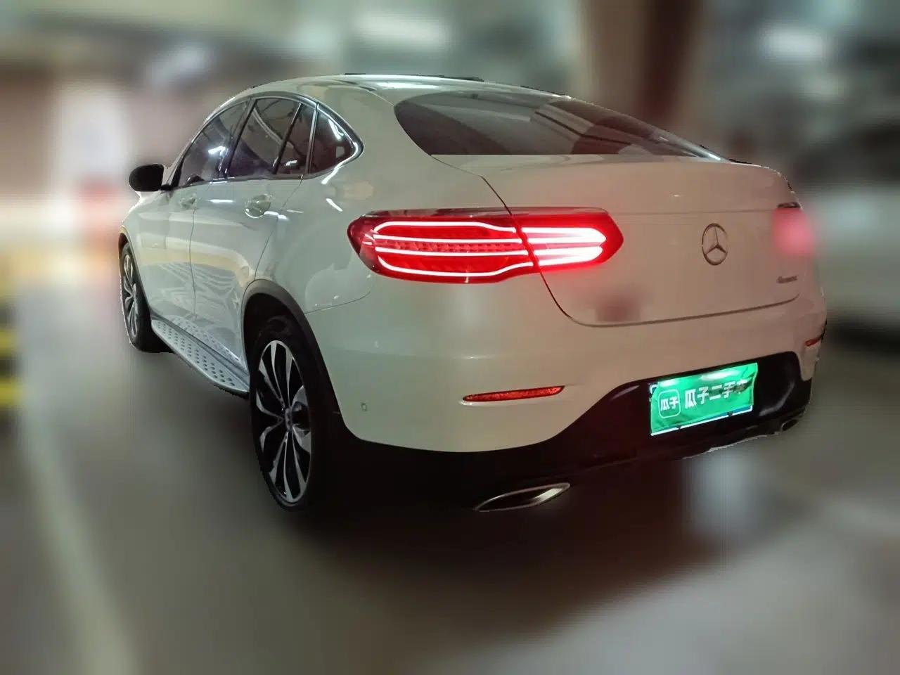 Mercedes-Benz GLC Coupe 2018 GLC 260 4MATIC Coupe SUV — миниатюра 4