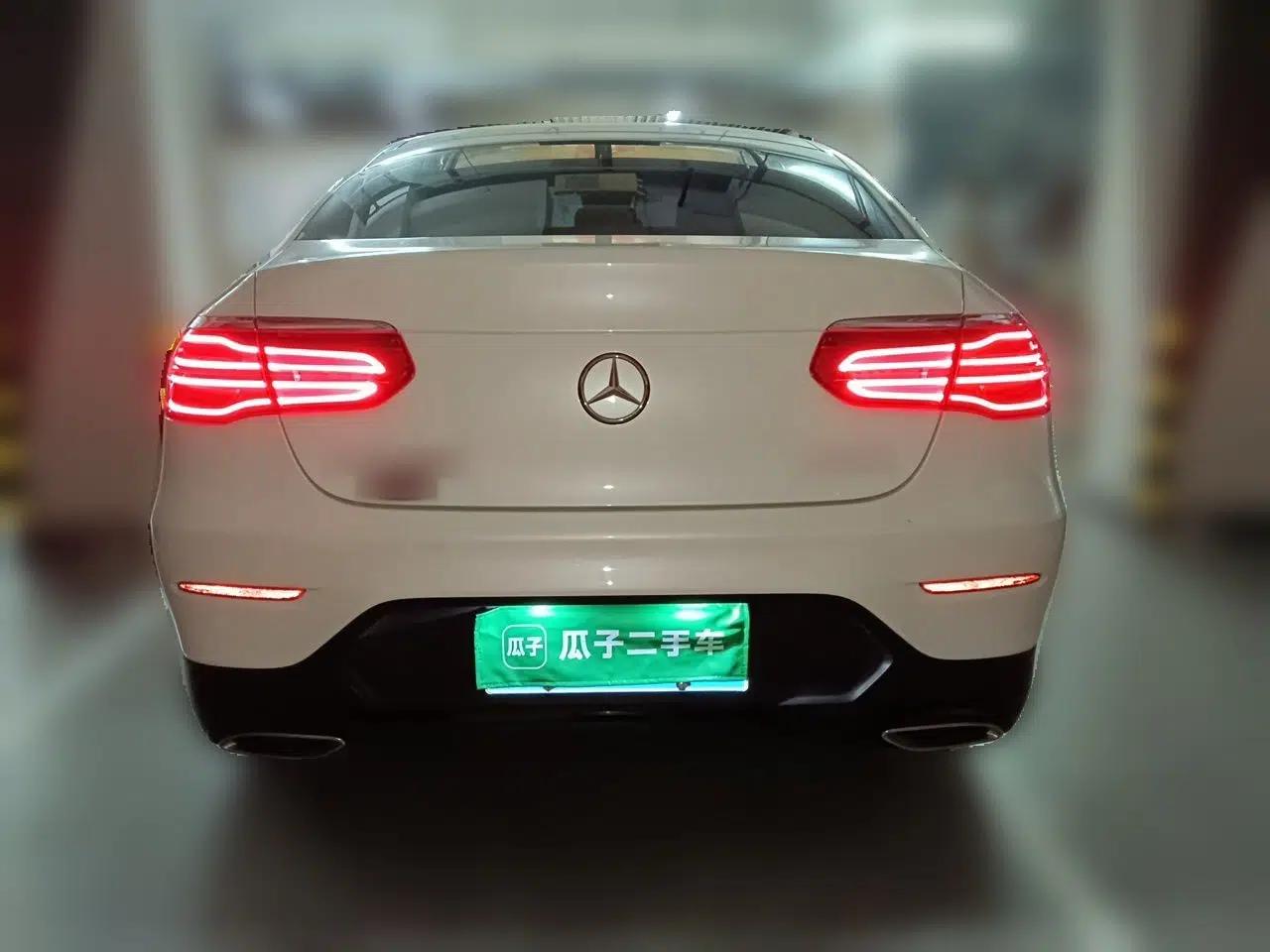 Mercedes-Benz GLC Coupe 2018 GLC 260 4MATIC Coupe SUV — миниатюра 5