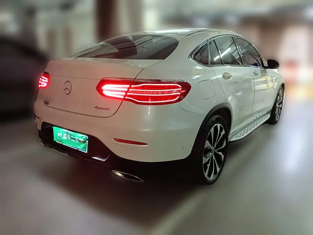 Mercedes-Benz GLC Coupe 2018 GLC 260 4MATIC Coupe SUV — миниатюра 6