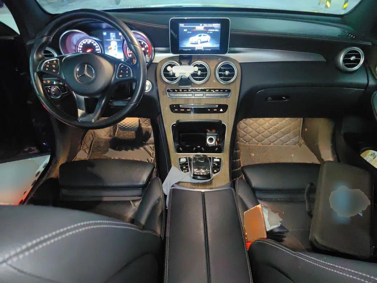 Mercedes-Benz GLC Coupe 2018 GLC 260 4MATIC Coupe SUV — миниатюра 9