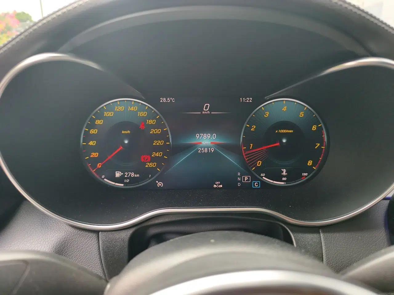 Mercedes-Benz GLC Coupe 2023 GLC 260 4MATIC Coupe SUV — миниатюра 12