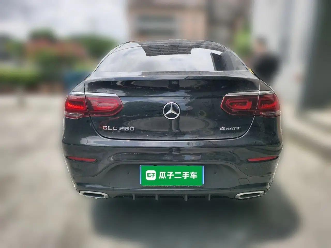 Mercedes-Benz GLC Coupe 2023 GLC 260 4MATIC Coupe SUV — миниатюра 5