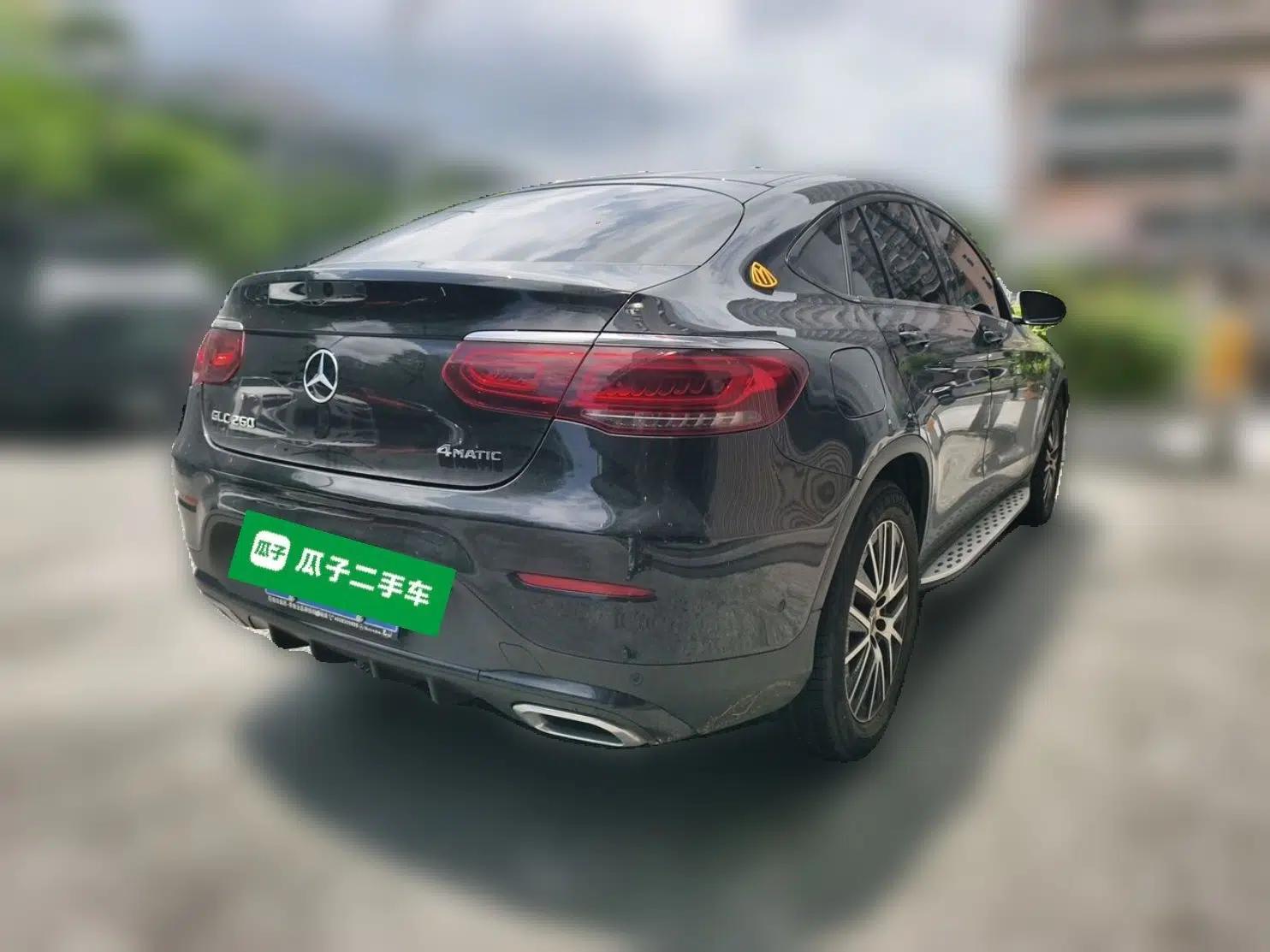 Mercedes-Benz GLC Coupe 2023 GLC 260 4MATIC Coupe SUV — миниатюра 6