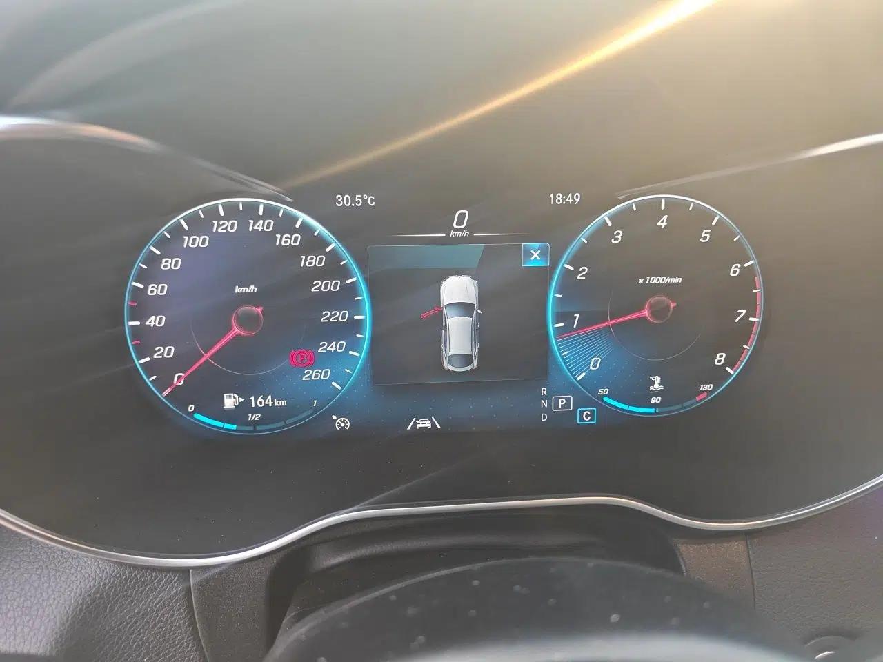 Mercedes-Benz GLC Coupe 2020 GLC 300 4MATIC Coupe SUV — миниатюра 11