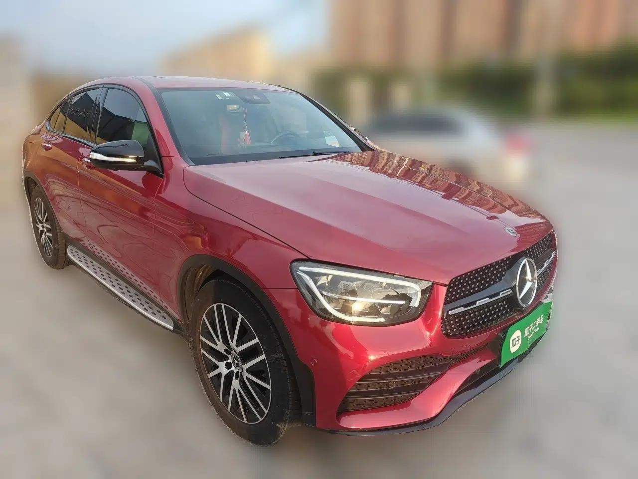 Mercedes-Benz GLC Coupe 2020 GLC 300 4MATIC Coupe SUV — миниатюра 3