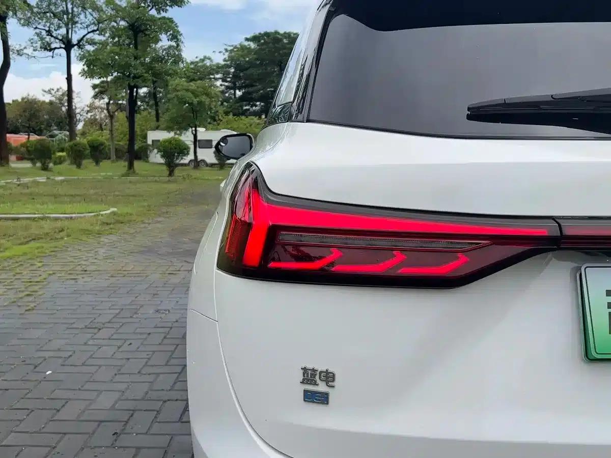 Blue Electric E5 2023 Model 1.5L DE-i 100KM Enjoyable Edition 7-Seater — миниатюра 15