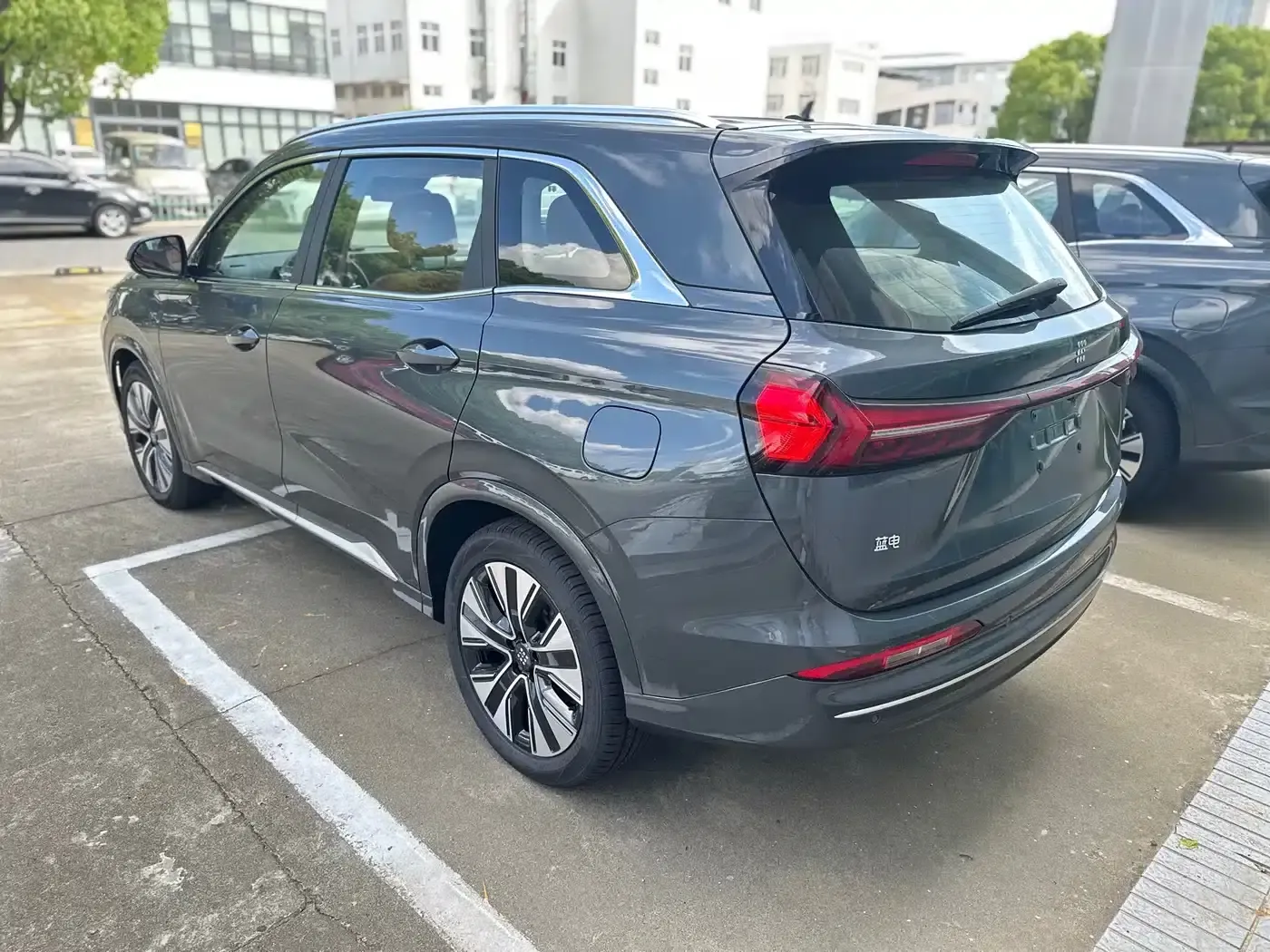 Blue Electric E5 PLUS 2026 Model, 165km Long Range First Enjoy Edition Ultra 7-Seater — миниатюра 5