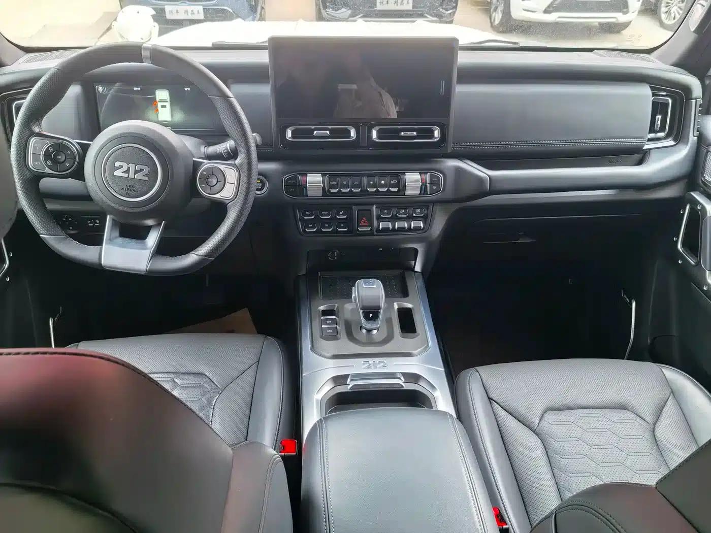 212 T01 2024 Explorer 2.0T — миниатюра 8