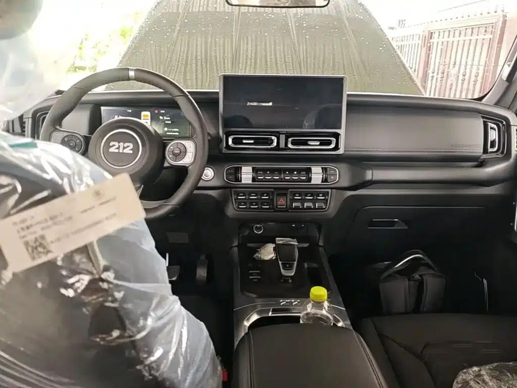 212 T01 2024 Explorer 2.0T — миниатюра 10