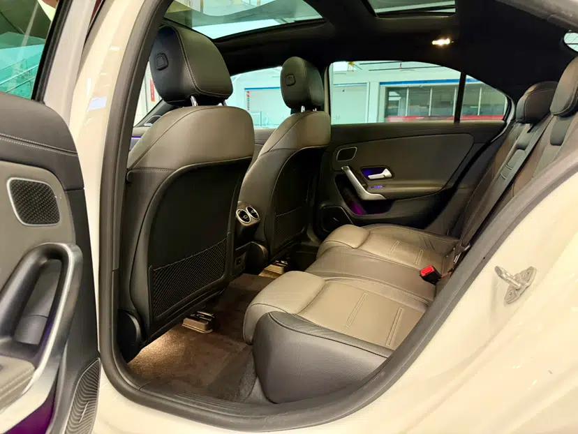 Mercedes-Benz A AMG 2022 AMG A 35 L 4MATIC — миниатюра 10