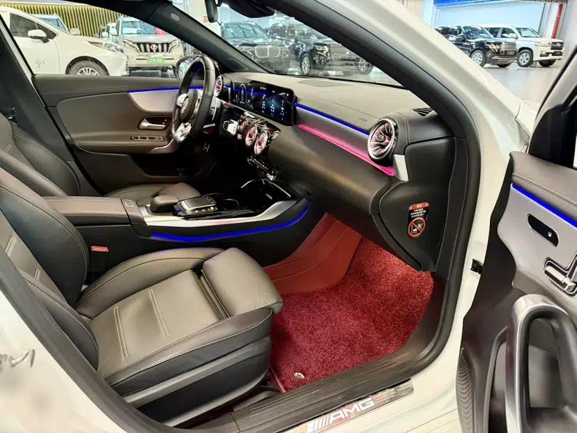 Mercedes-Benz A AMG 2022 AMG A 35 L 4MATIC — миниатюра 15