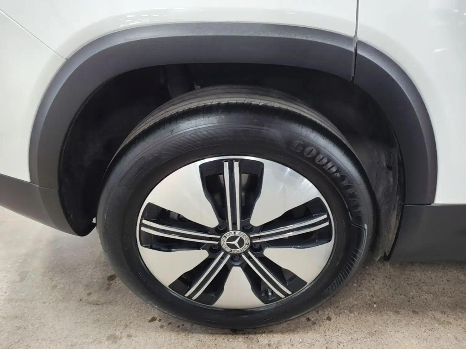 Mercedes-Benz EQB 2023 EQB 260 — миниатюра 11