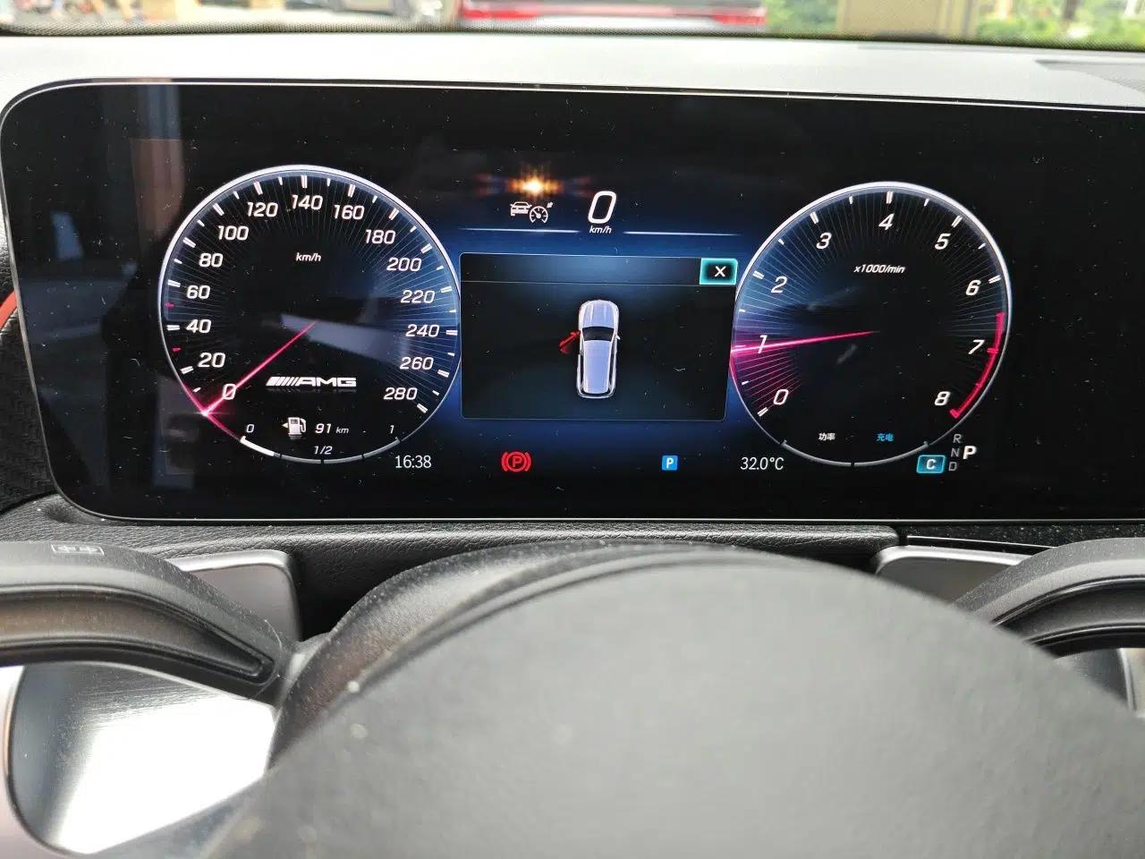 Mercedes-Benz GLB AMG 2024 AMG GLB 35 4MATIC — миниатюра 11
