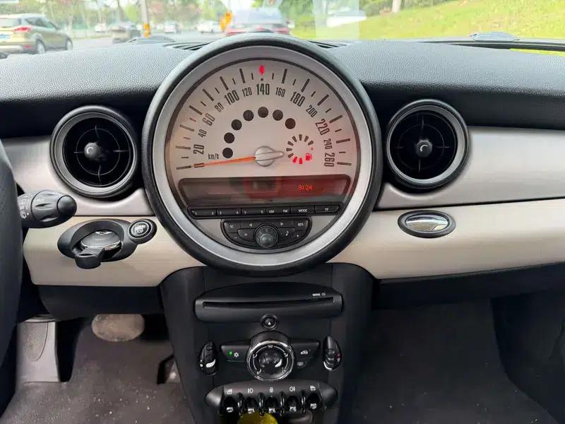 2011 MINI 1.6L ONE — миниатюра 8
