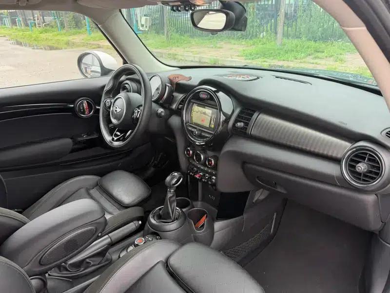 MINI 2017 1.5T COOPER Ice Blue Limited Edition — миниатюра 12