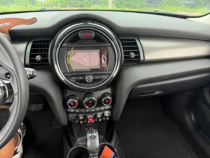 MINI 2017 1.5T COOPER Ice Blue Limited Edition — миниатюра 13