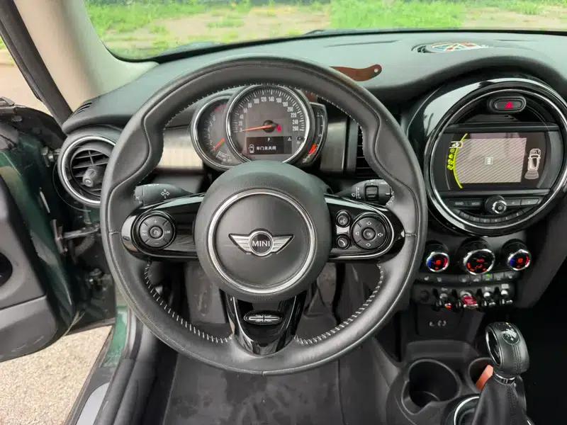 MINI 2017 1.5T COOPER Ice Blue Limited Edition — миниатюра 15