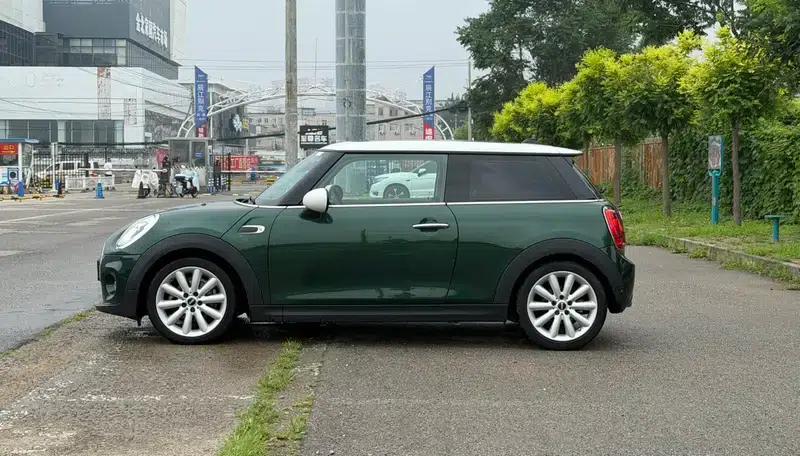 MINI 2017 1.5T COOPER Ice Blue Limited Edition — миниатюра 3