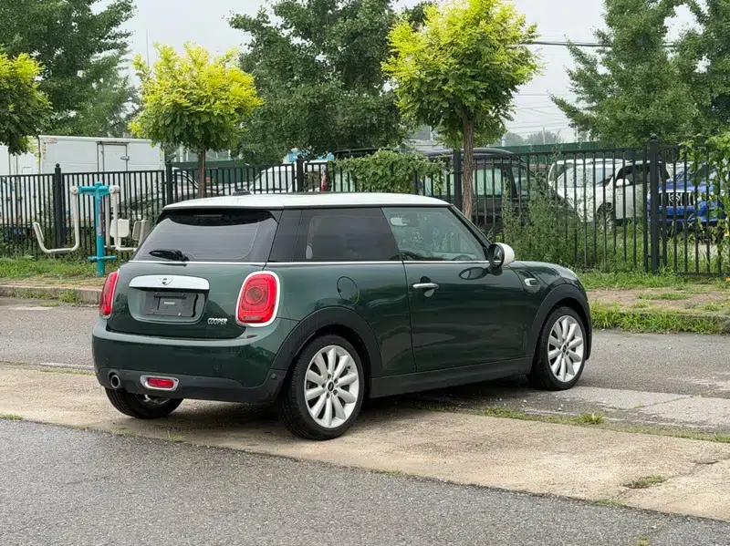 MINI 2017 1.5T COOPER Ice Blue Limited Edition — миниатюра 5