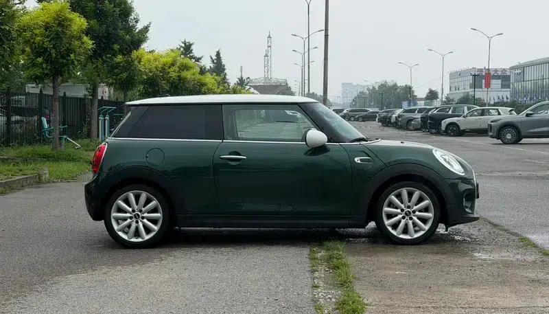 MINI 2017 1.5T COOPER Ice Blue Limited Edition — миниатюра 6