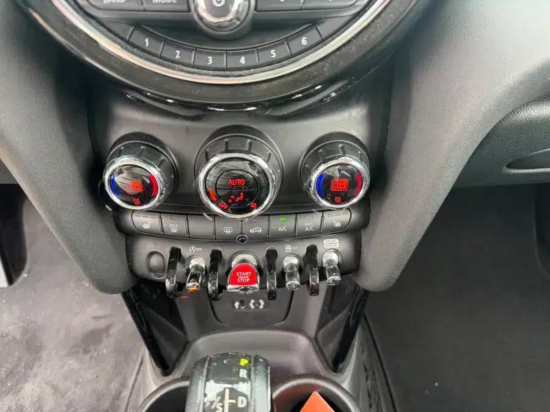 MINI 2017 1.5T COOPER Ice Blue Limited Edition — миниатюра 10