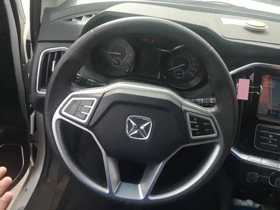 Yusheng S350 2016 2.0T Automatic 4WD Gasoline Luxury Sunroof Edition 5-Seater — миниатюра 14