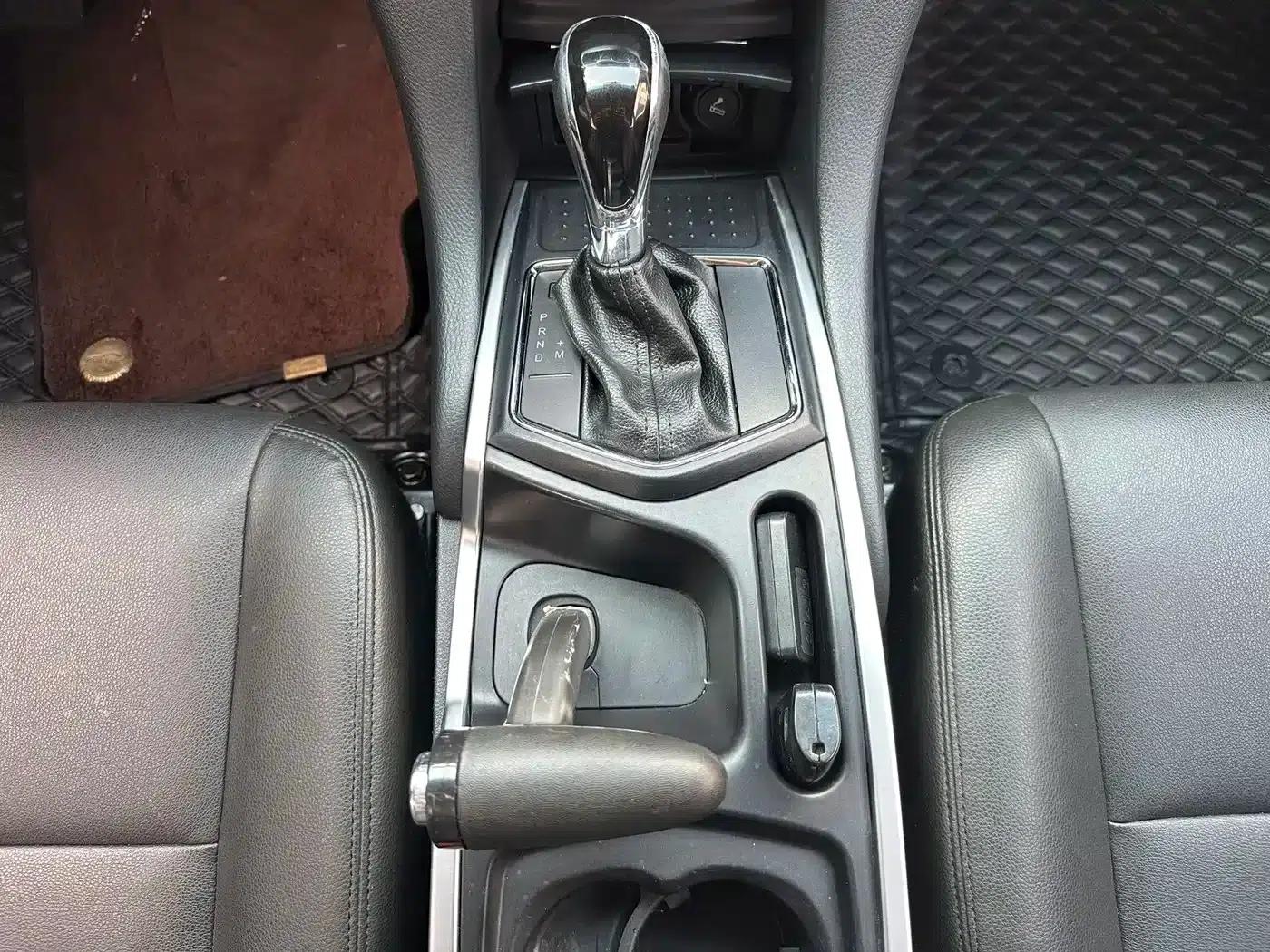 Yusheng S350 2013 2.4T Automatic 2WD Diesel Super Luxury 5-Seater — миниатюра 5
