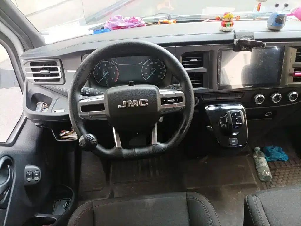 Jiangling Fushun 2023 2.0T Automatic Medium-Wheelbase High-Roof Commercial Multi-Purpose Passenger Van (6 Seats) — миниатюра 3