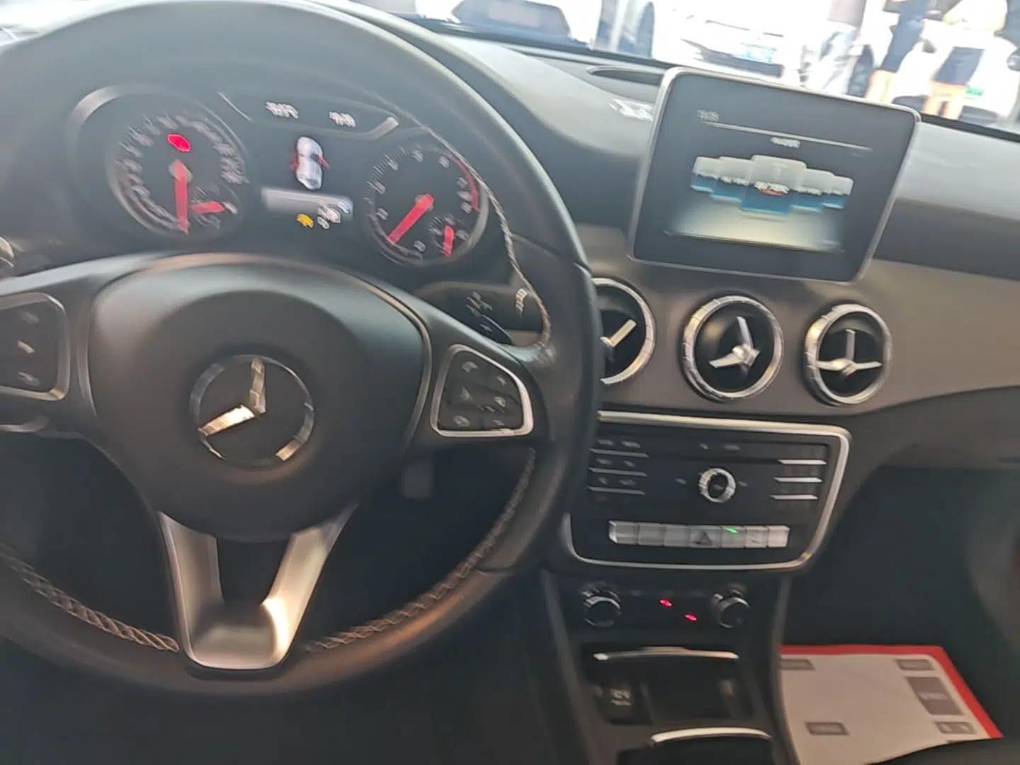 Mercedes-Benz CLA 2016 Refreshed CLA 200 Sport Edition — миниатюра 16