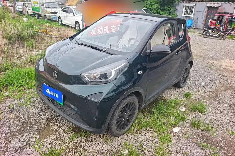 The 2024 facelifted Little Ant (Electric Chip) is a favorite model with a lithium iron phosphate battery (29.23kWh) and a range of 321km. — миниатюра 1