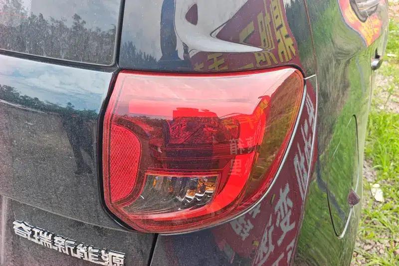 The 2024 facelifted Little Ant (Electric Chip) is a favorite model with a lithium iron phosphate battery (29.23kWh) and a range of 321km. — миниатюра 5