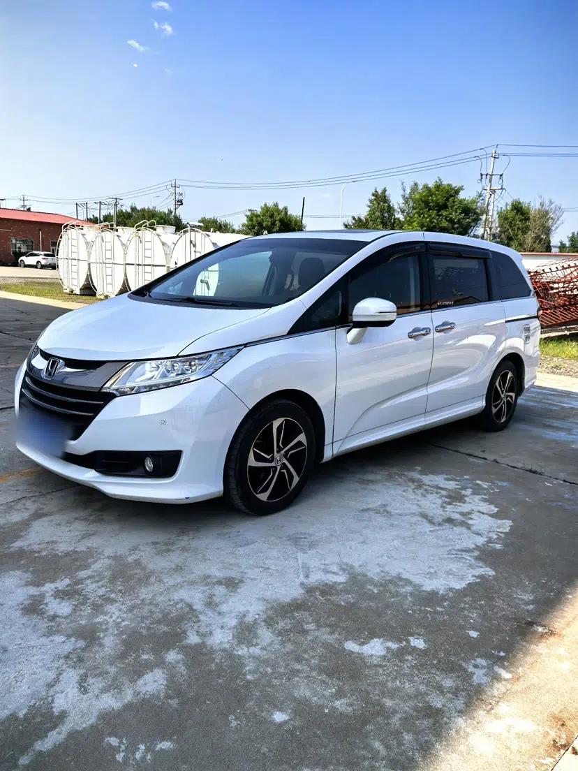Honda Odyssey 2015 Updated Version 2.4L Smart Edition — миниатюра 1