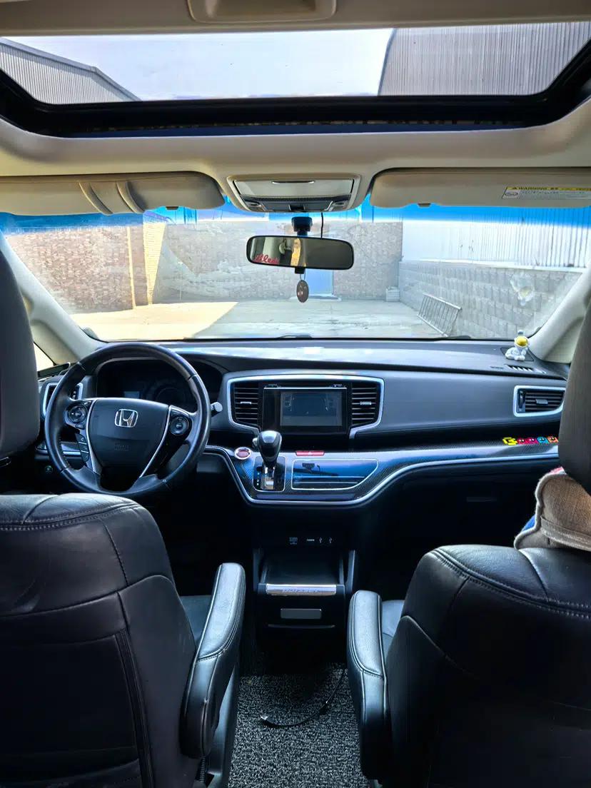 Honda Odyssey 2015 Updated Version 2.4L Smart Edition — миниатюра 16
