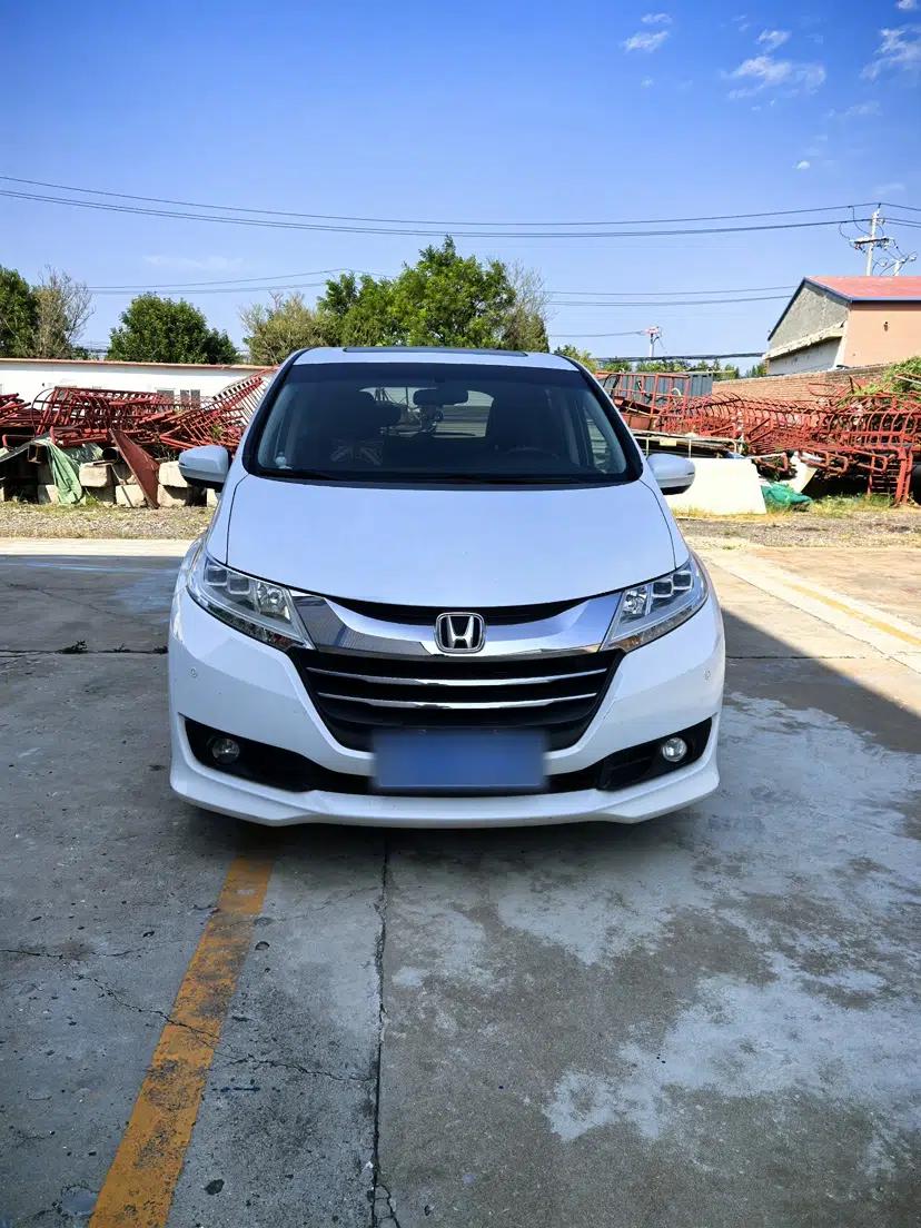 Honda Odyssey 2015 Updated Version 2.4L Smart Edition — миниатюра 3