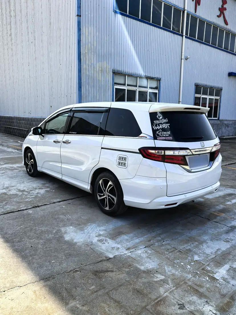 Honda Odyssey 2015 Updated Version 2.4L Smart Edition — миниатюра 6