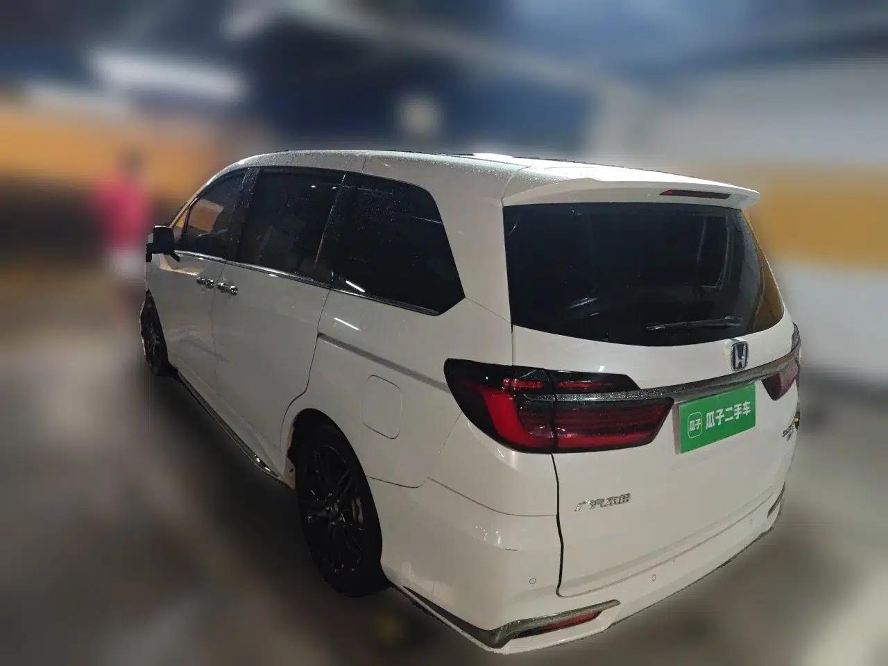 Honda Odyssey 2022 2.0L eHEV Sharp·Luxury Edition — миниатюра 4