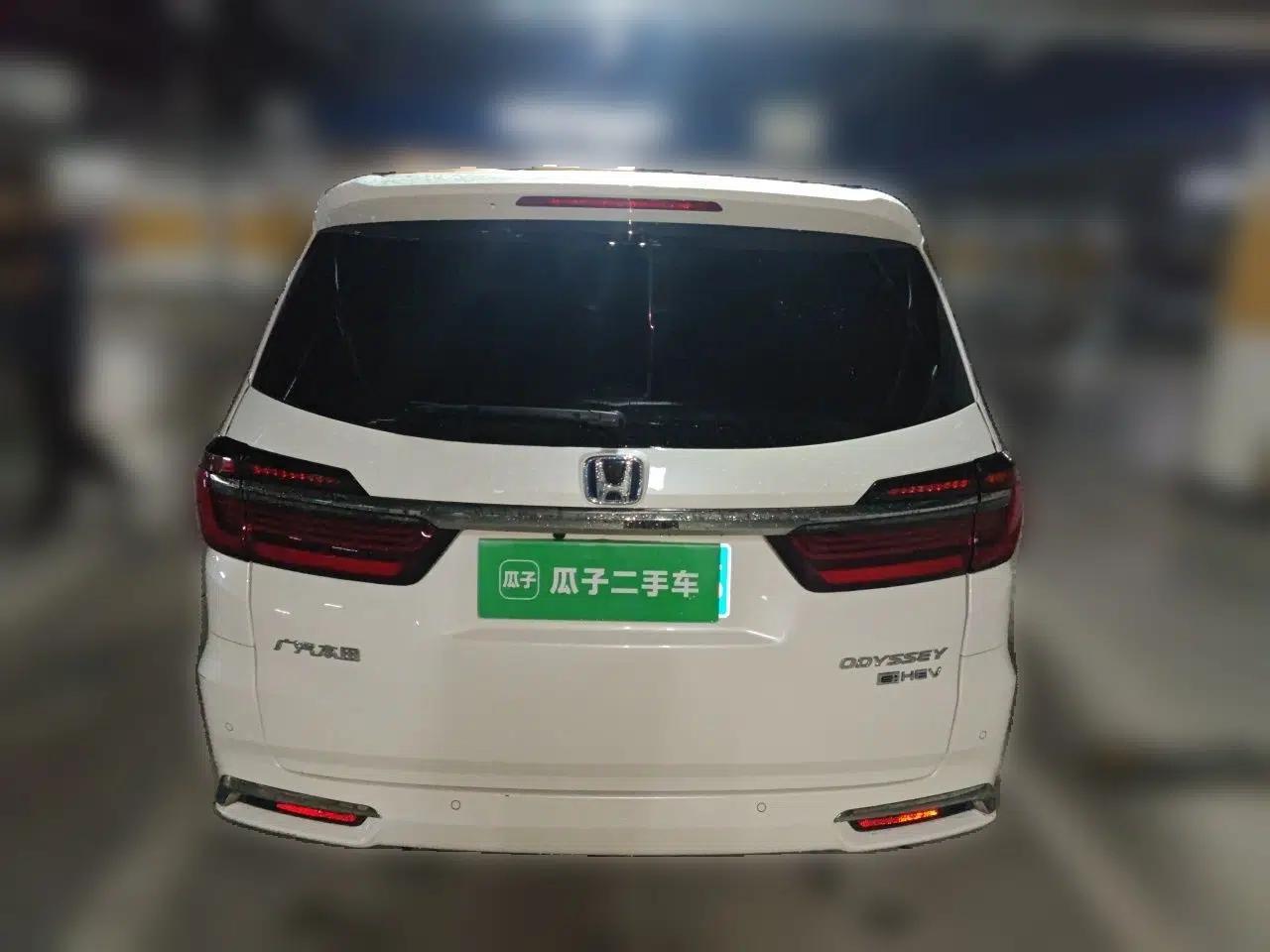 Honda Odyssey 2022 2.0L eHEV Sharp·Luxury Edition — миниатюра 5