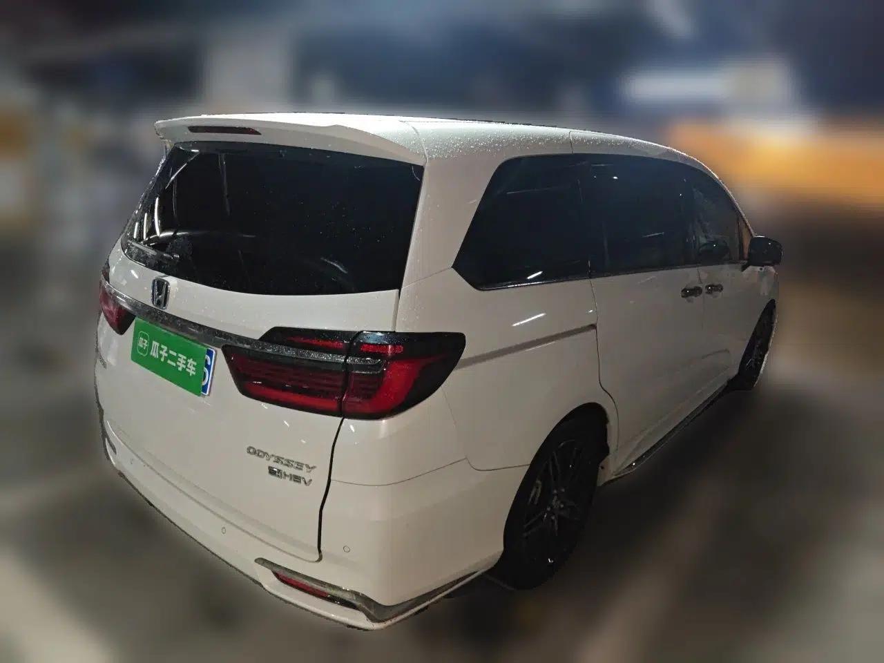 Honda Odyssey 2022 2.0L eHEV Sharp·Luxury Edition — миниатюра 6
