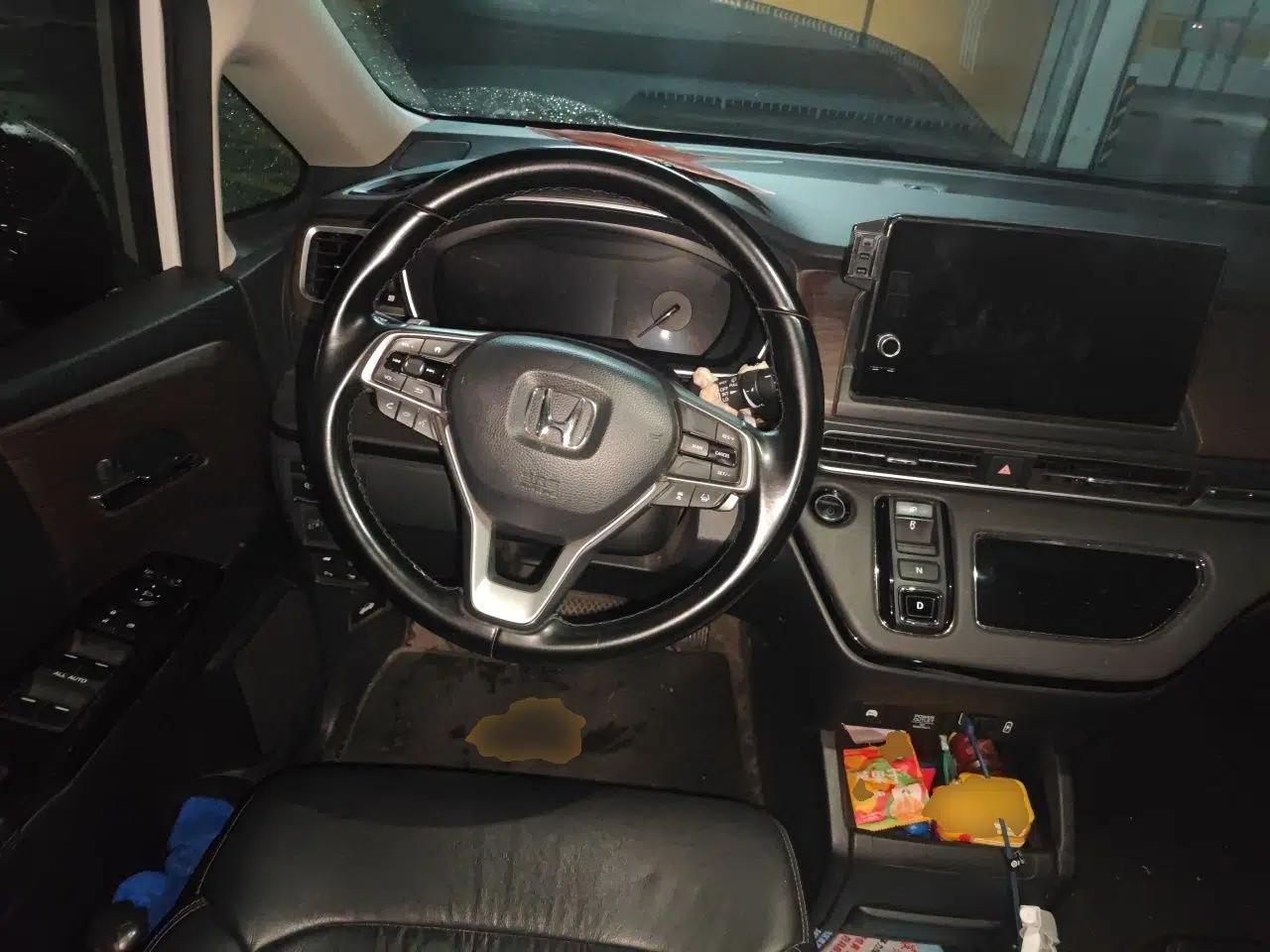 Honda Odyssey 2022 2.0L eHEV Sharp·Luxury Edition — миниатюра 10