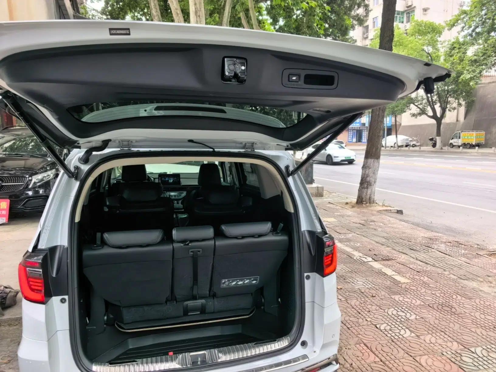 Honda Odyssey 2022 2.0L eHEV Sharp Supreme Edition — миниатюра 22