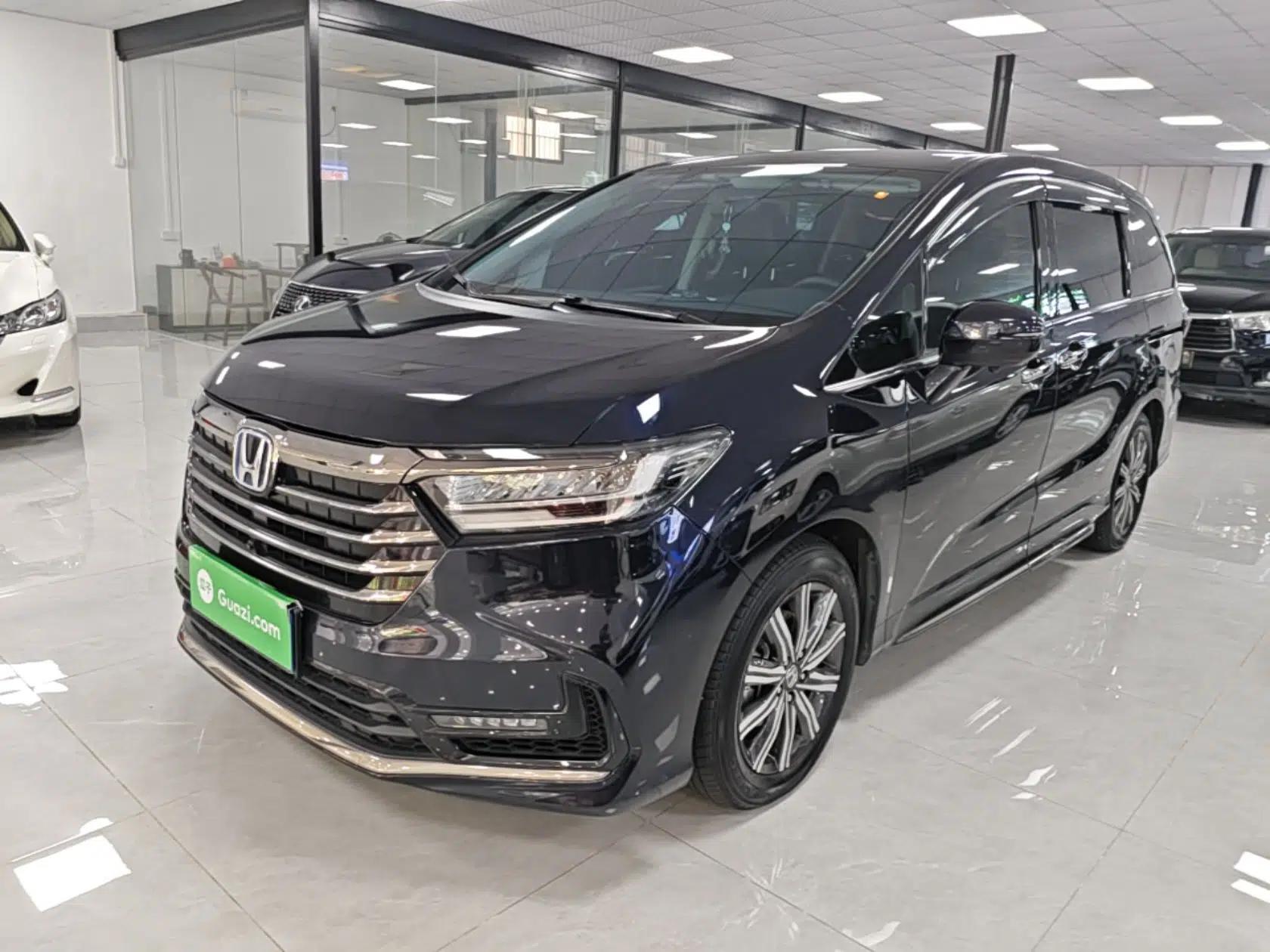 Honda Odyssey 2024 2.0L eHEV Sharp & Enjoy Edition — миниатюра 1