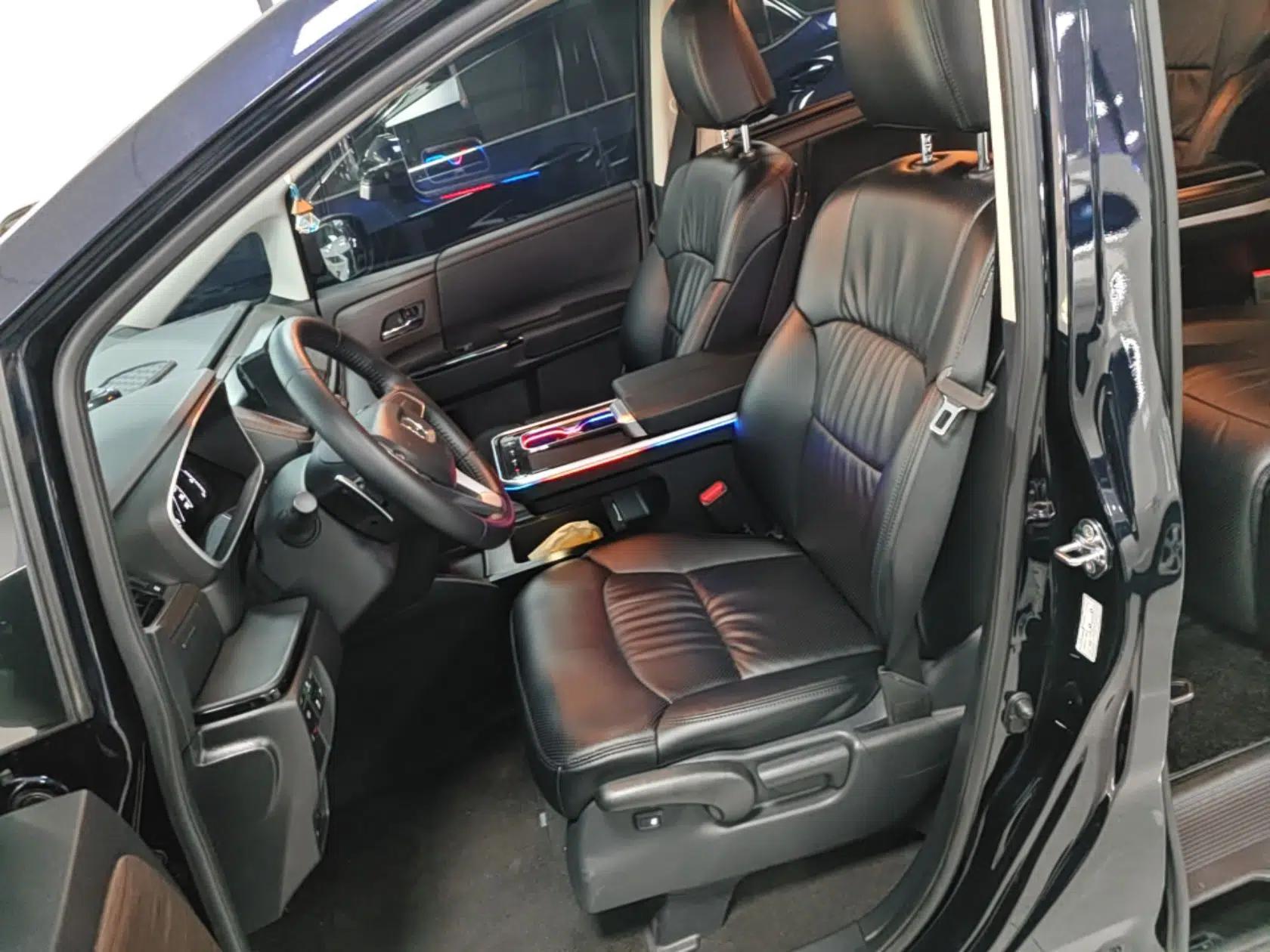 Honda Odyssey 2024 2.0L eHEV Sharp & Enjoy Edition — миниатюра 17