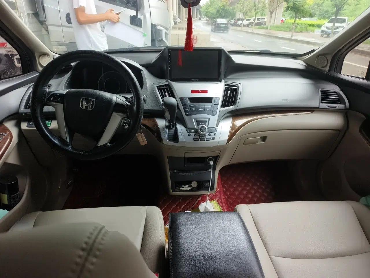 Honda Odyssey 2013 2.4L Comfort Edition — миниатюра 9