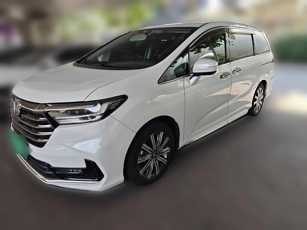 Honda Odyssey 2024 2.0L eHEV Sharp & Enjoy Edition — миниатюра 1