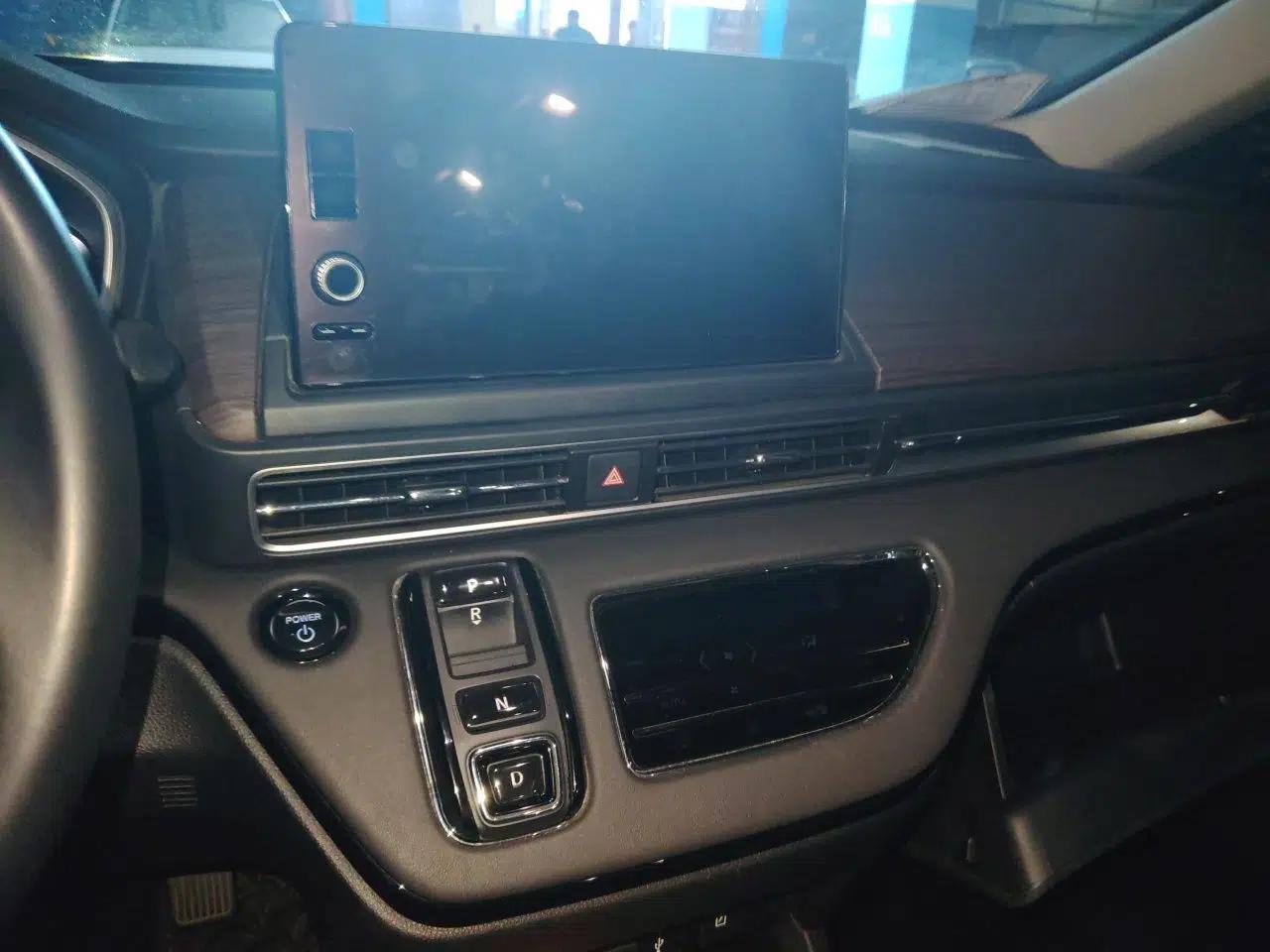 Honda Odyssey 2024 2.0L eHEV Sharp·Luxury Edition — миниатюра 13