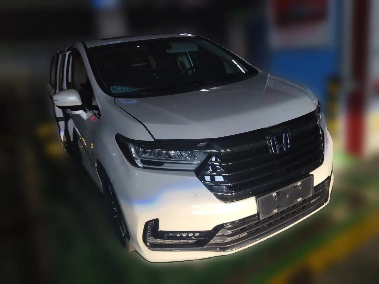 Honda Odyssey 2024 2.0L eHEV Sharp·Luxury Edition — миниатюра 3